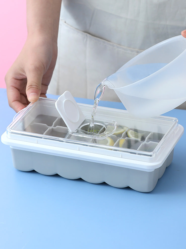 18-Cube Ice Tray With Lid