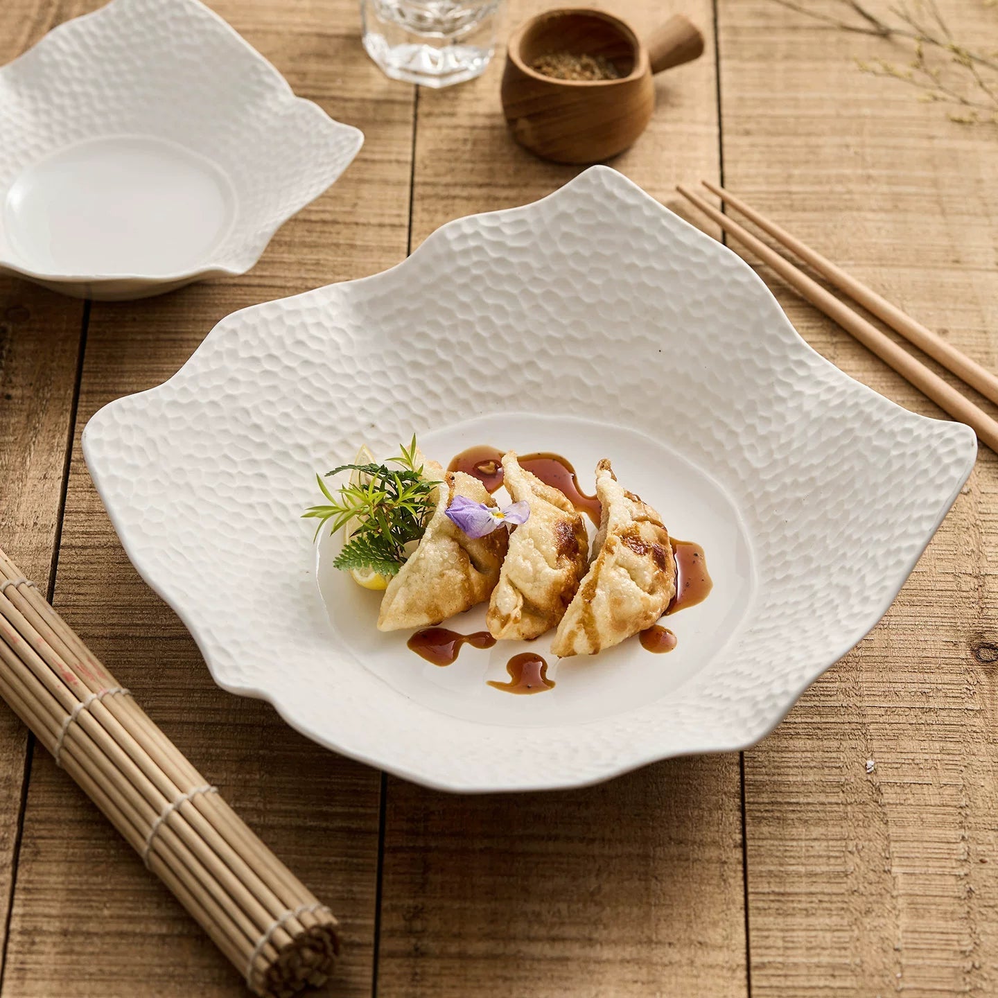 Matte Lattice Square Plate