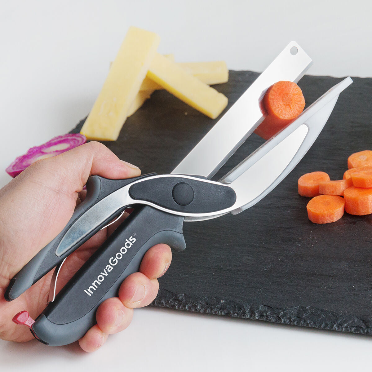2-in-1 Kitchen Scissors with Cutting Board