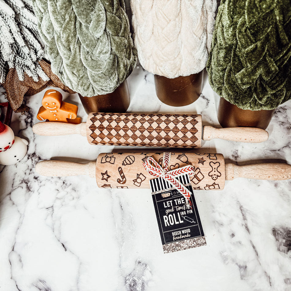 Embossed Rolling Pin with Cookie Cutters